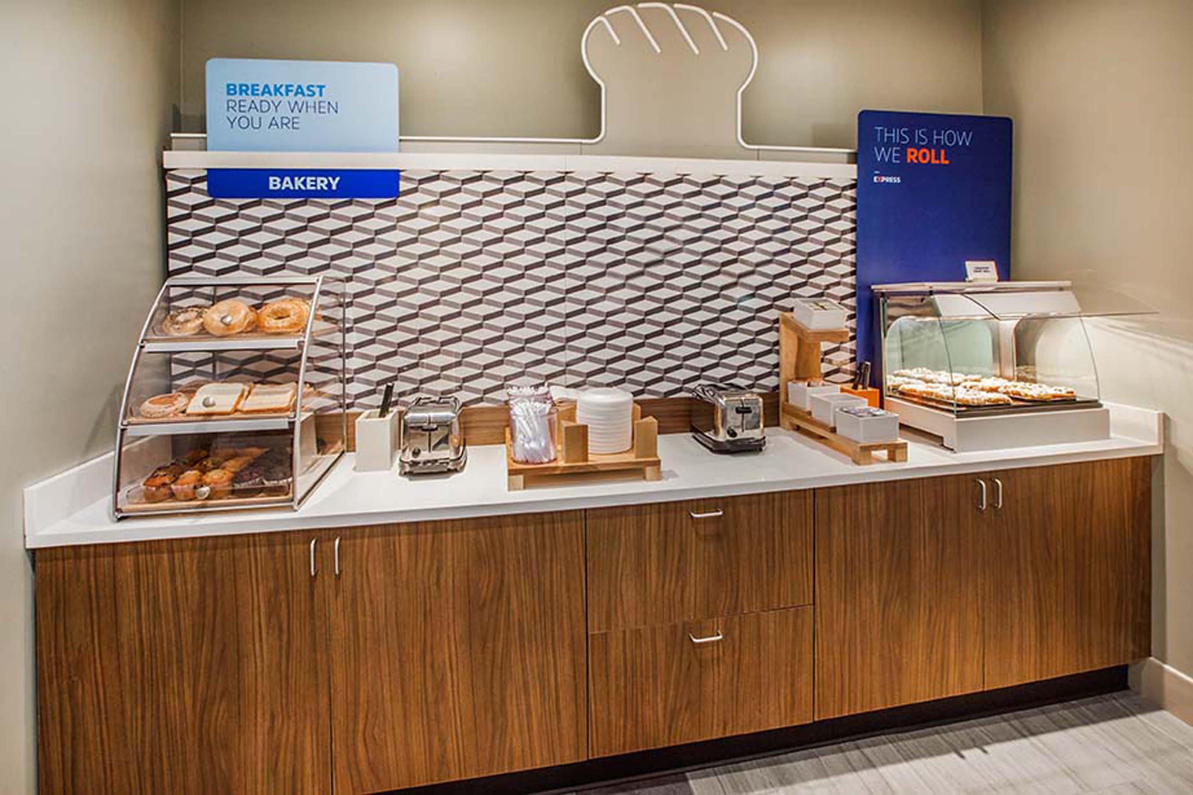 Holiday Inn Express Hotel & Suites Boston - Marlboro By Ihg Хадсон Экстерьер фото