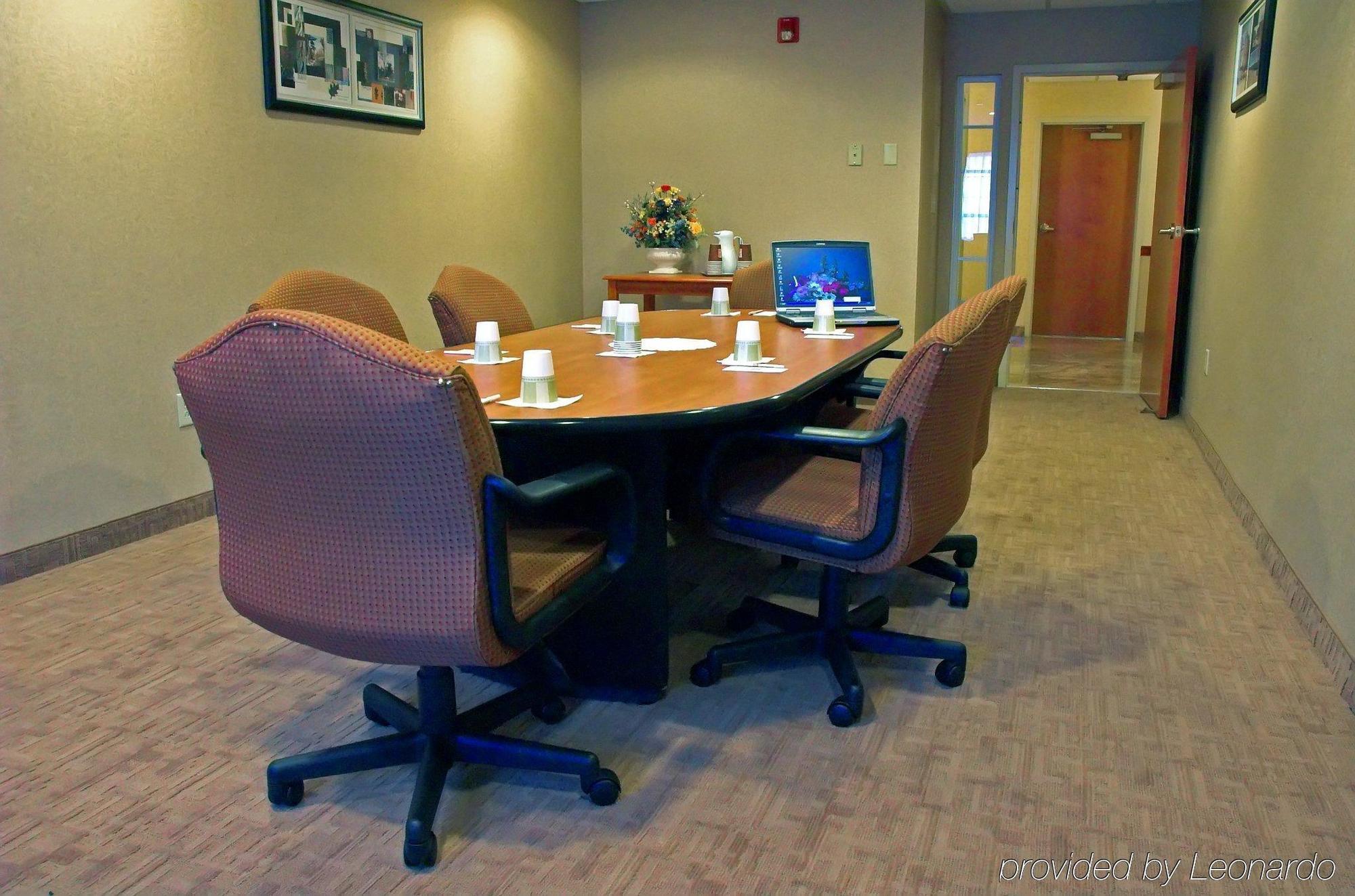 Holiday Inn Express Hotel & Suites Boston - Marlboro By Ihg Хадсон Удобства фото